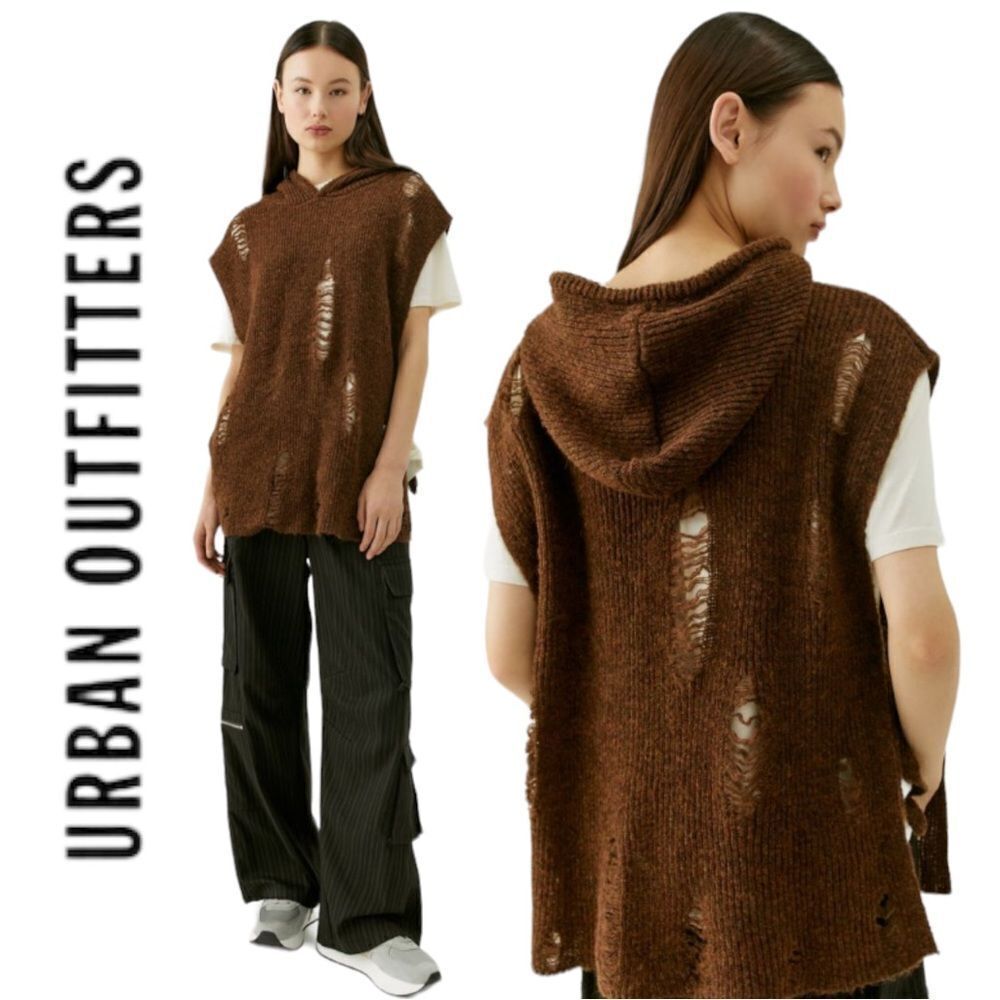 NEW UO Urban Outfitters Jax Distressed Chocoalte Hooded Vest OS